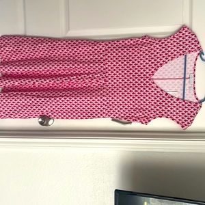 NWT NY&CO swing dress with pockets! Dark pink and white